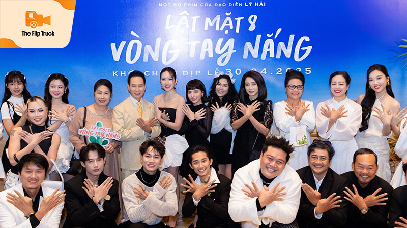 Vòng Tay Nắng, Cho Con Được Ôm Ba | Ca Khúc Kể Về Tình Cảm Gia Đình Trong Lật Mặt 8 - Lý Hải 4 Buổi Ra Mắt Lật Mặt 8